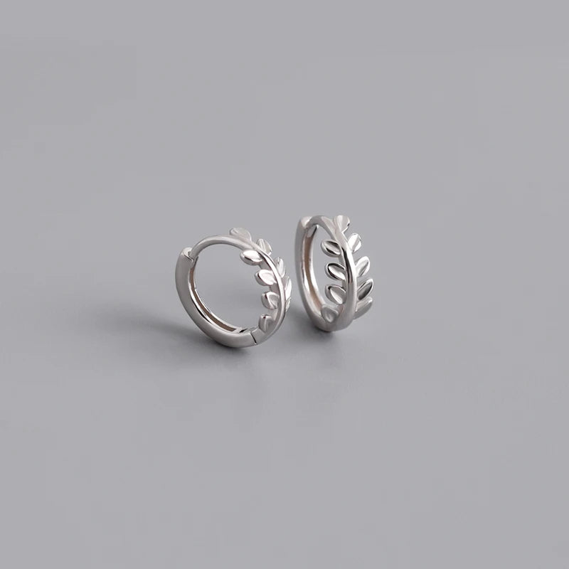 925 Sterling Silver Simple Fashion Leaf Huggies Hoop Earring for Women Classic Charm Plated 18k Gold Jewelry Ear Buckle